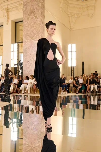 Look 14